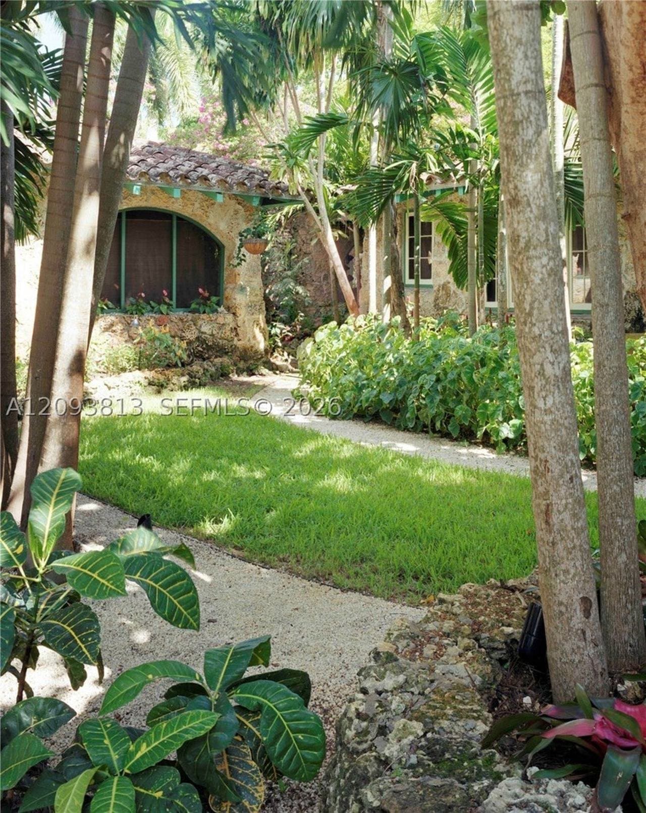 Coral Gables House: 1301 Milan Ave