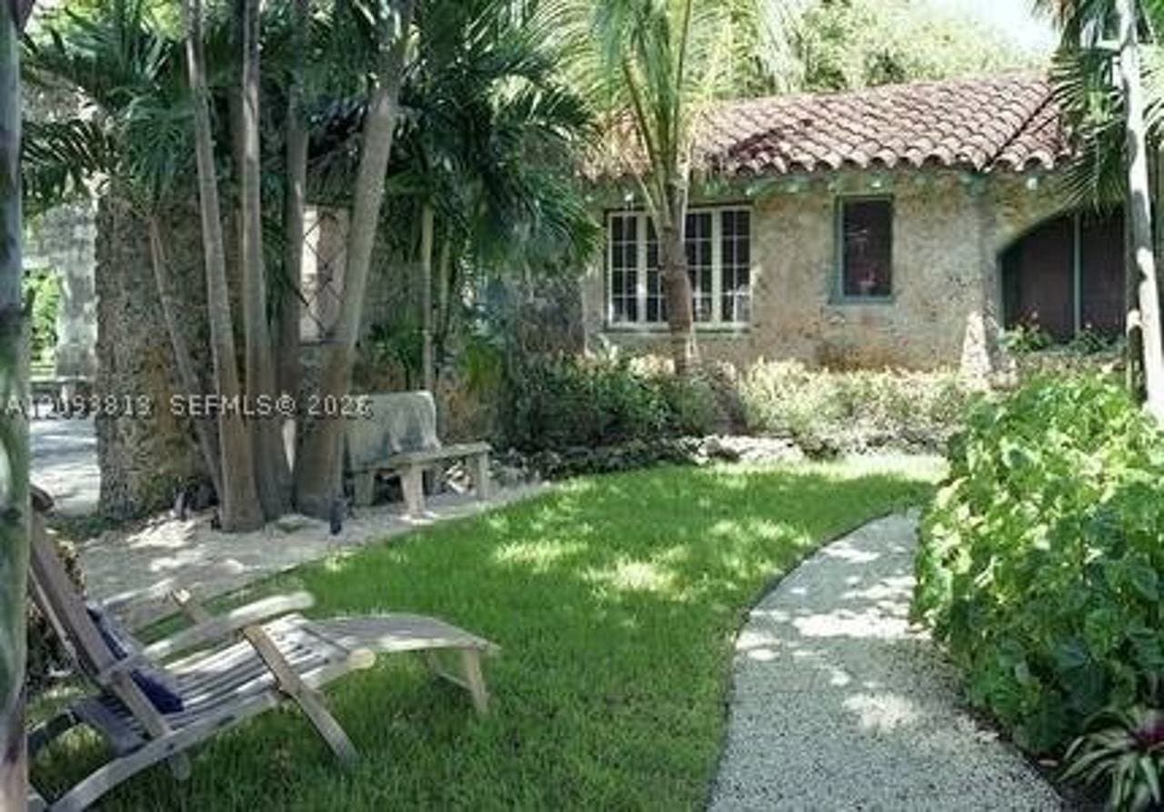 Coral Gables House: 1301 Milan Ave