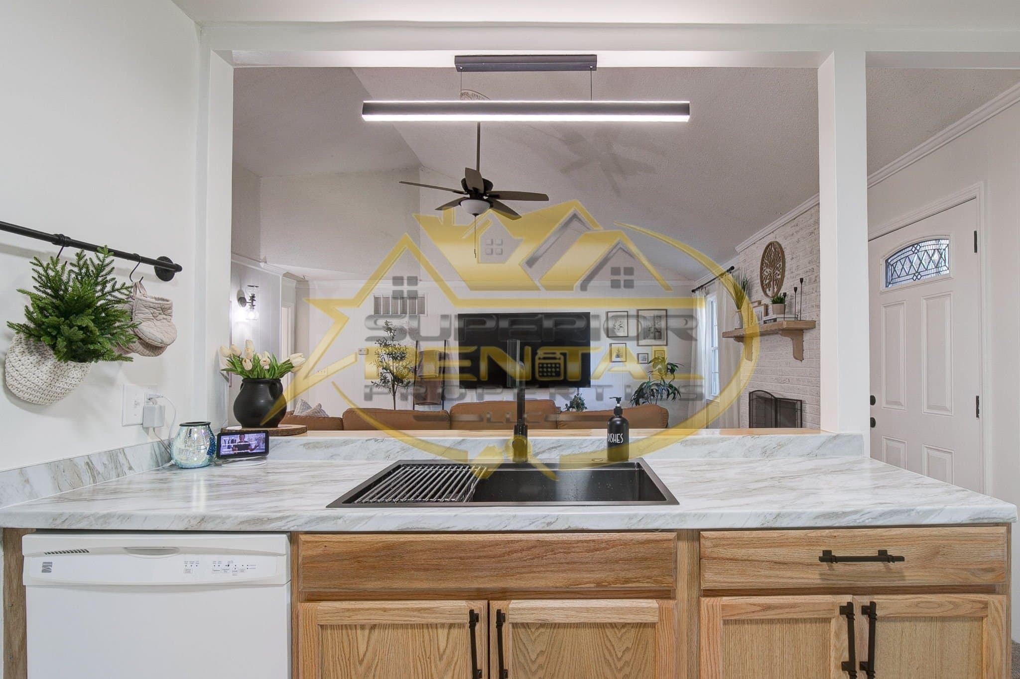 Columbia House: 15 Oberon Pl