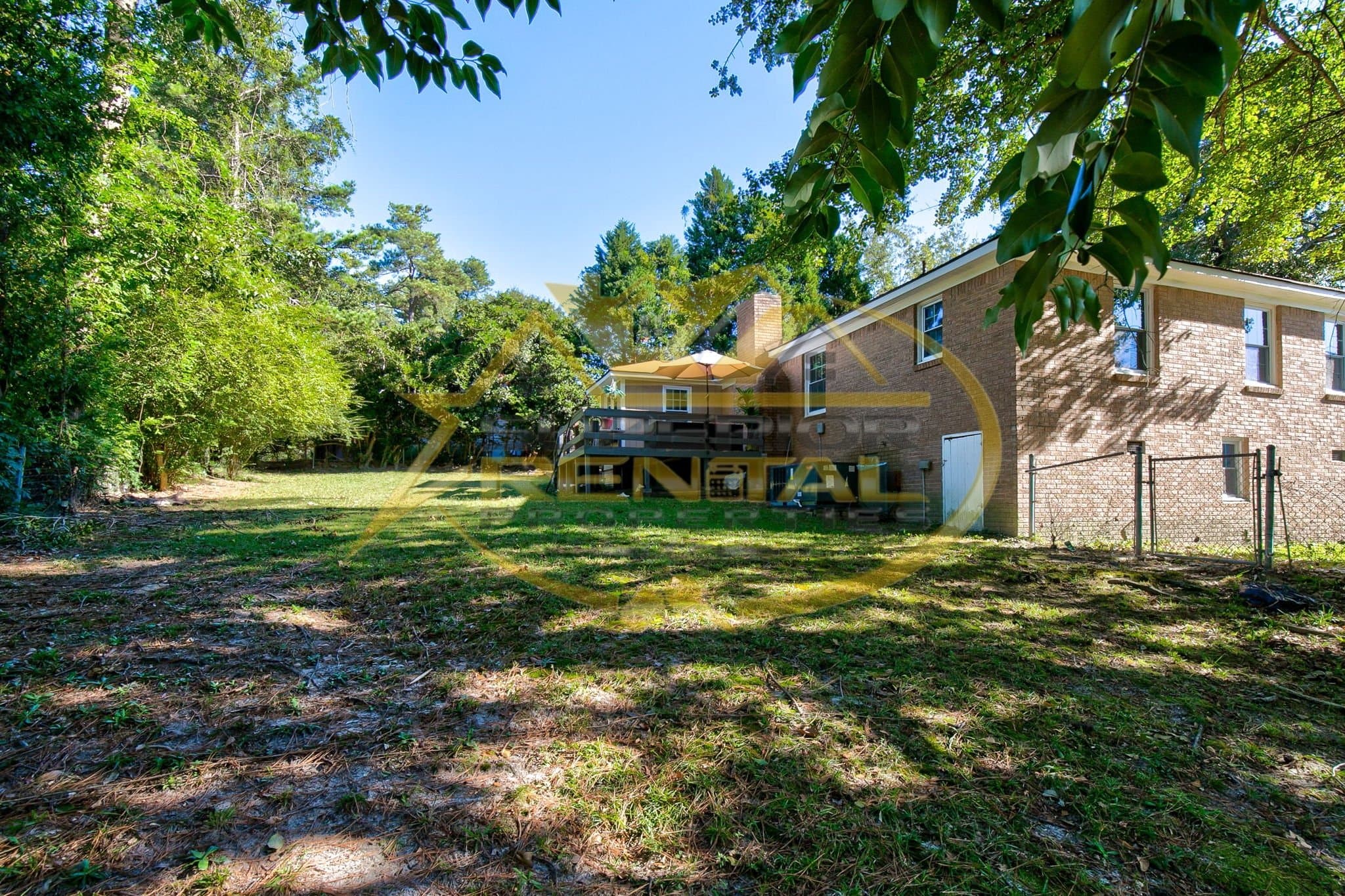 Columbia House: 15 Oberon Pl