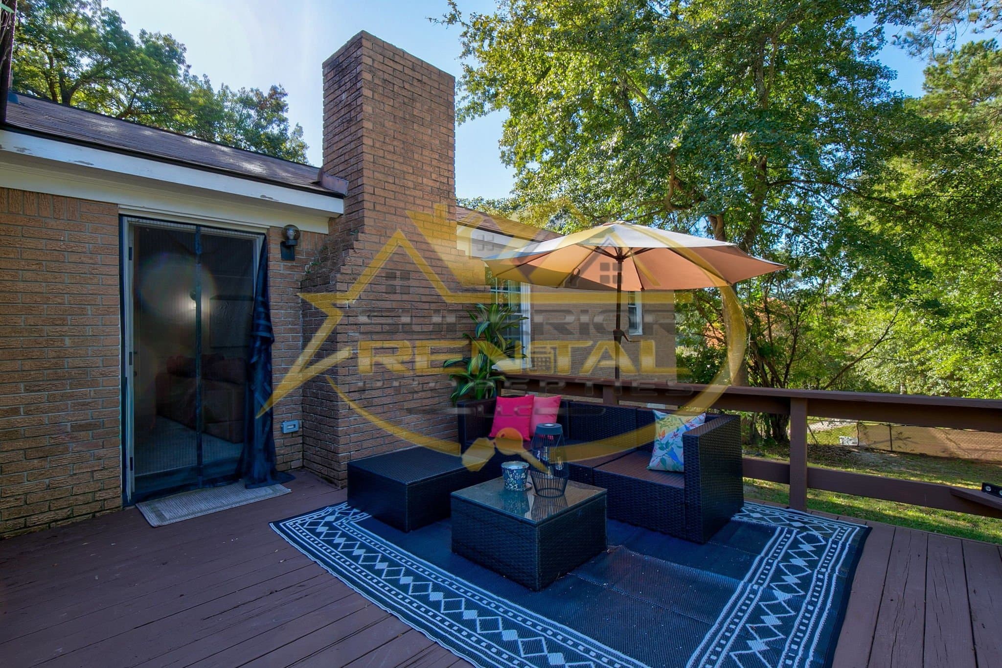 Columbia House: 15 Oberon Pl