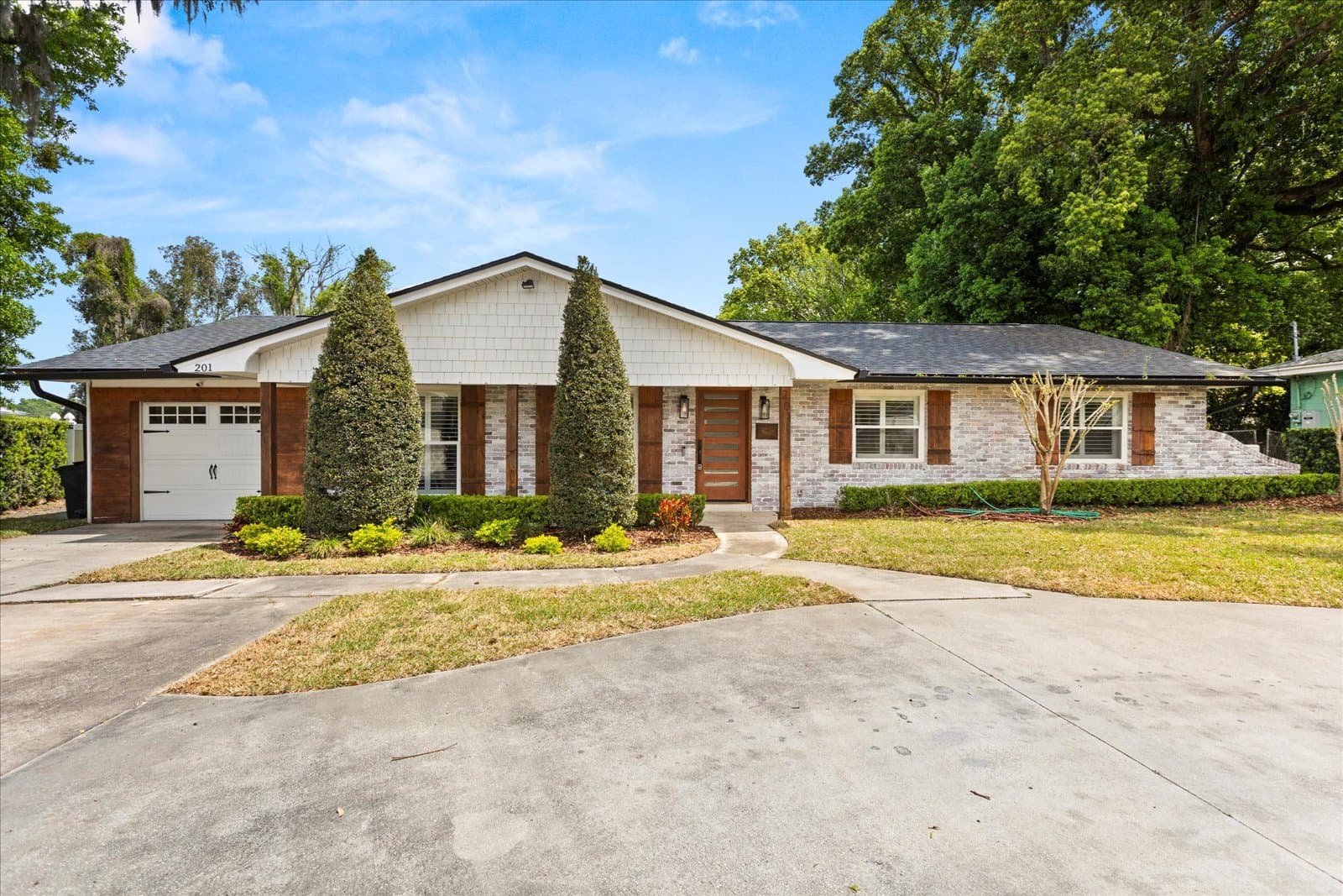 Maitland House: 201 Cedarwood Drive