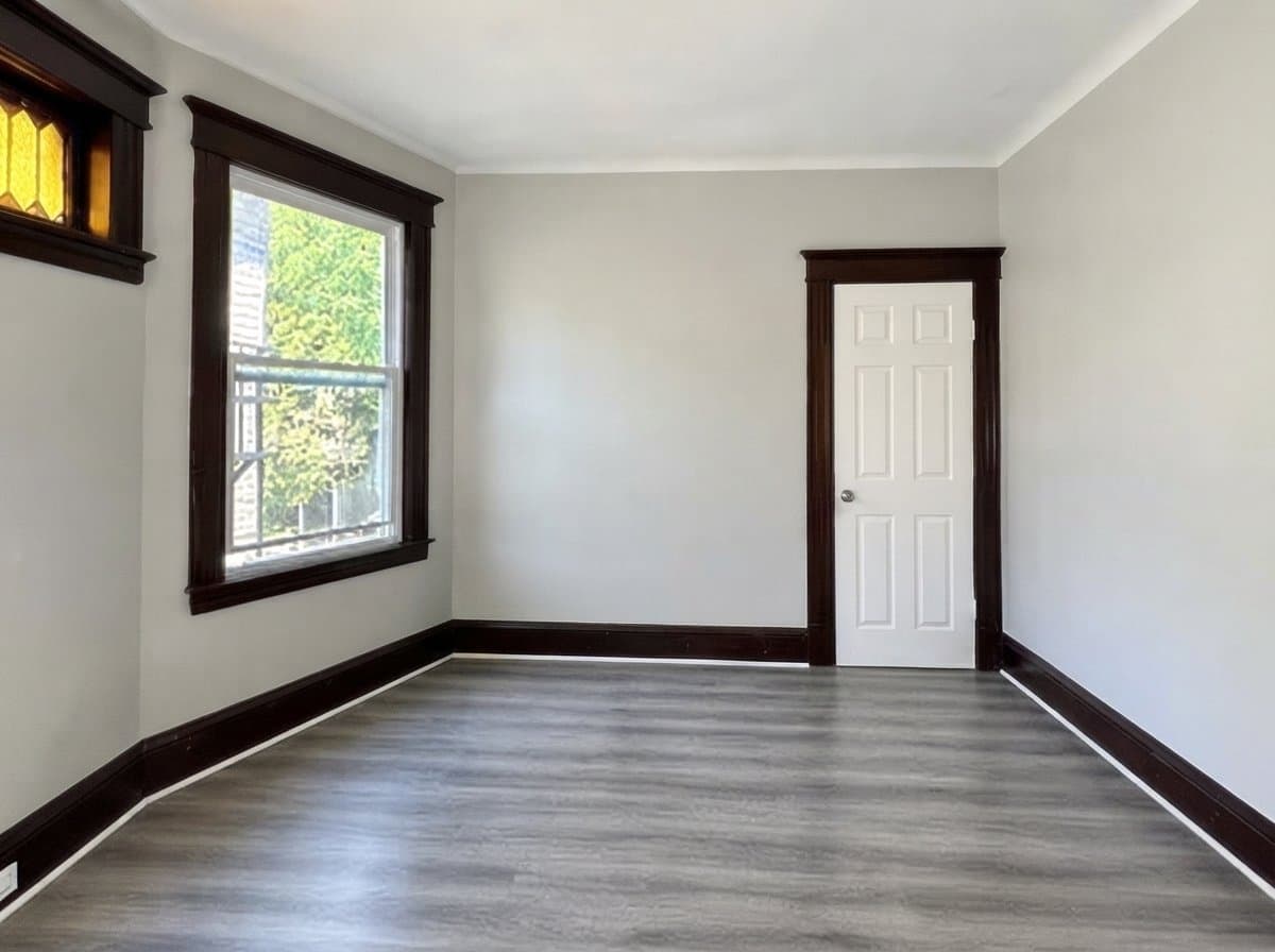 Newark Apartment: 69 Farley Ave