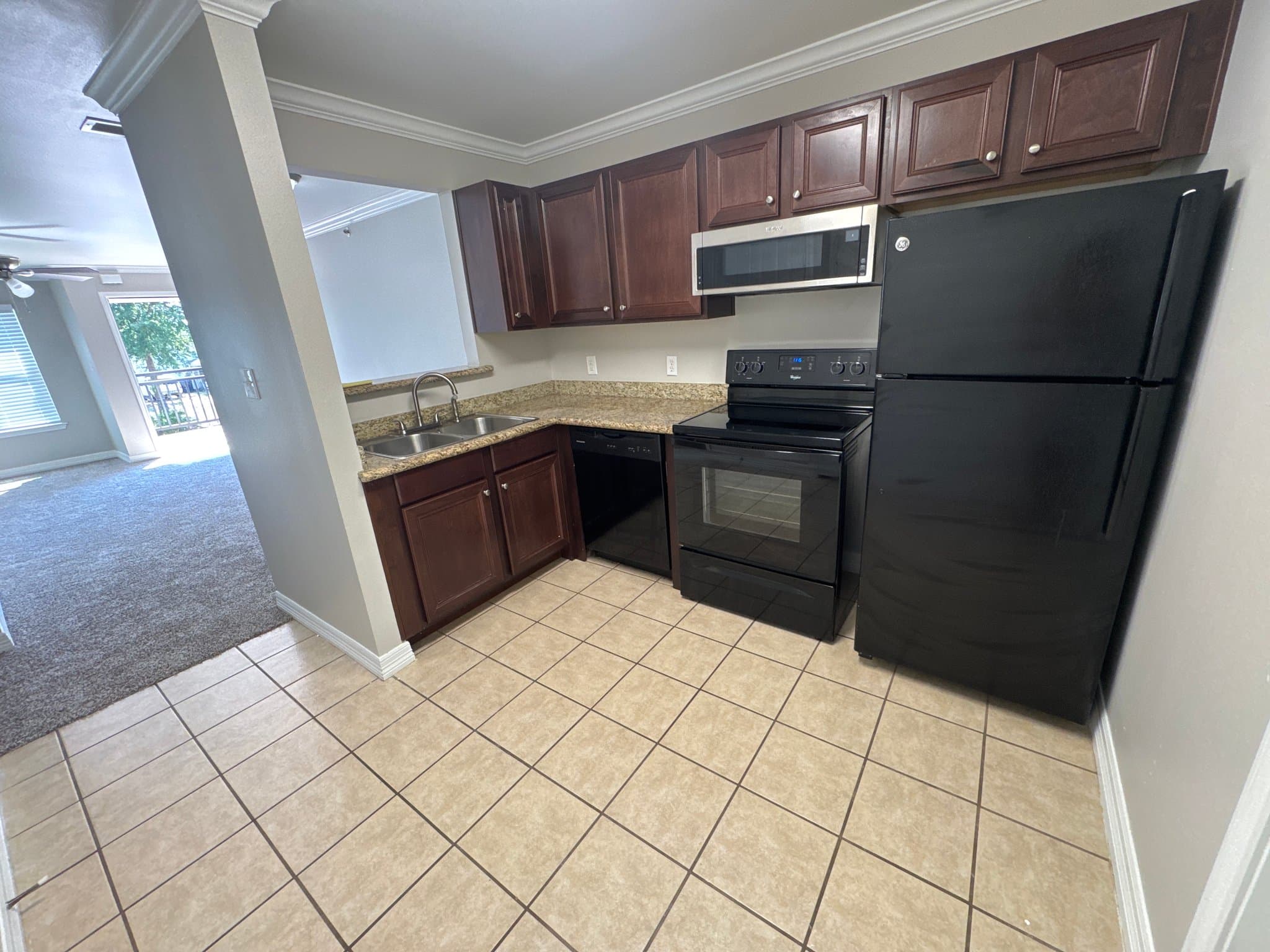 Longview Apartment: 113 Magnolia Lane