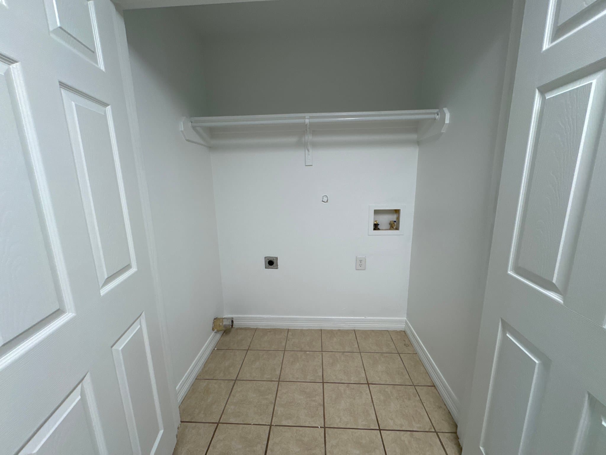 Longview Apartment: 113 Magnolia Lane
