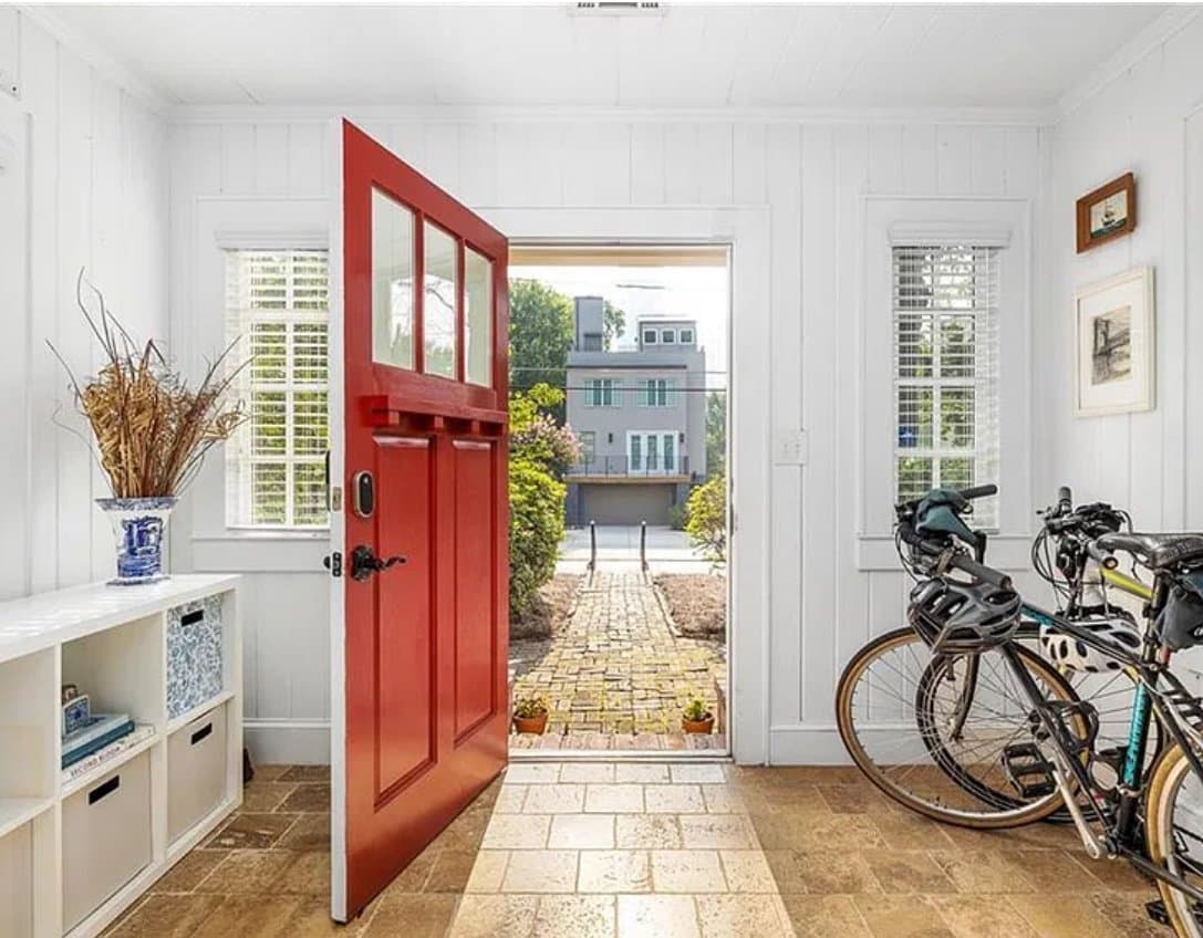 Atlanta House: 1192 Barnes St NW