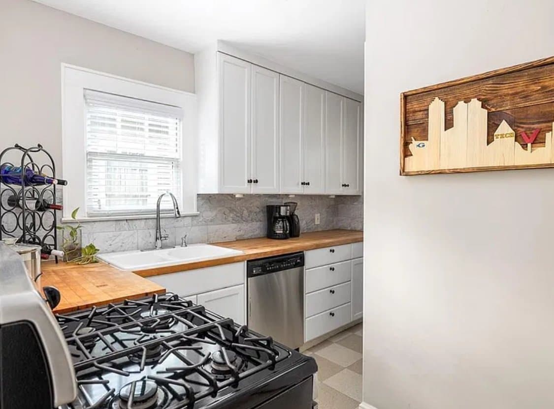 Atlanta House: 1192 Barnes St NW