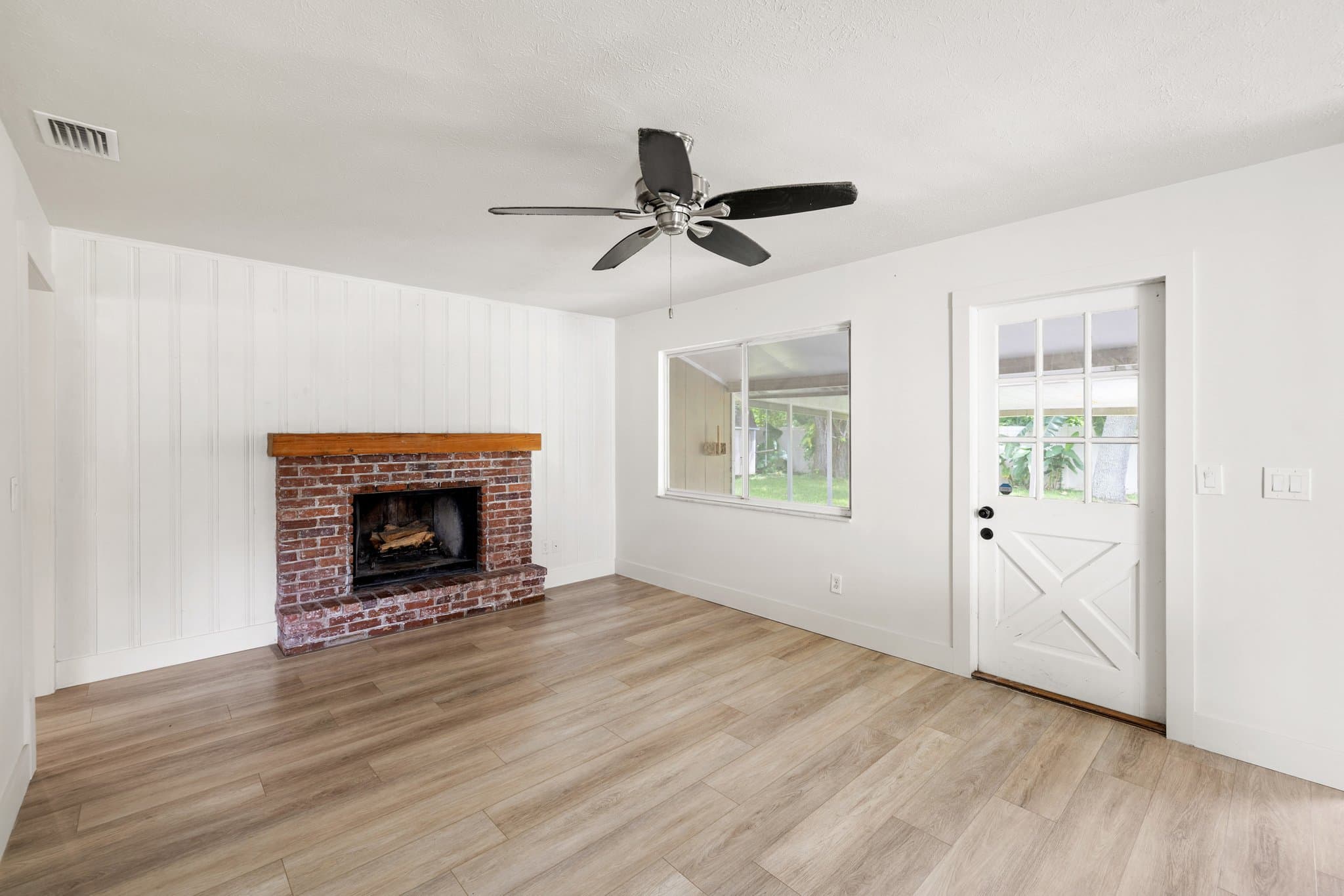 TAMPA House: 8212 SUNNY VALE PL