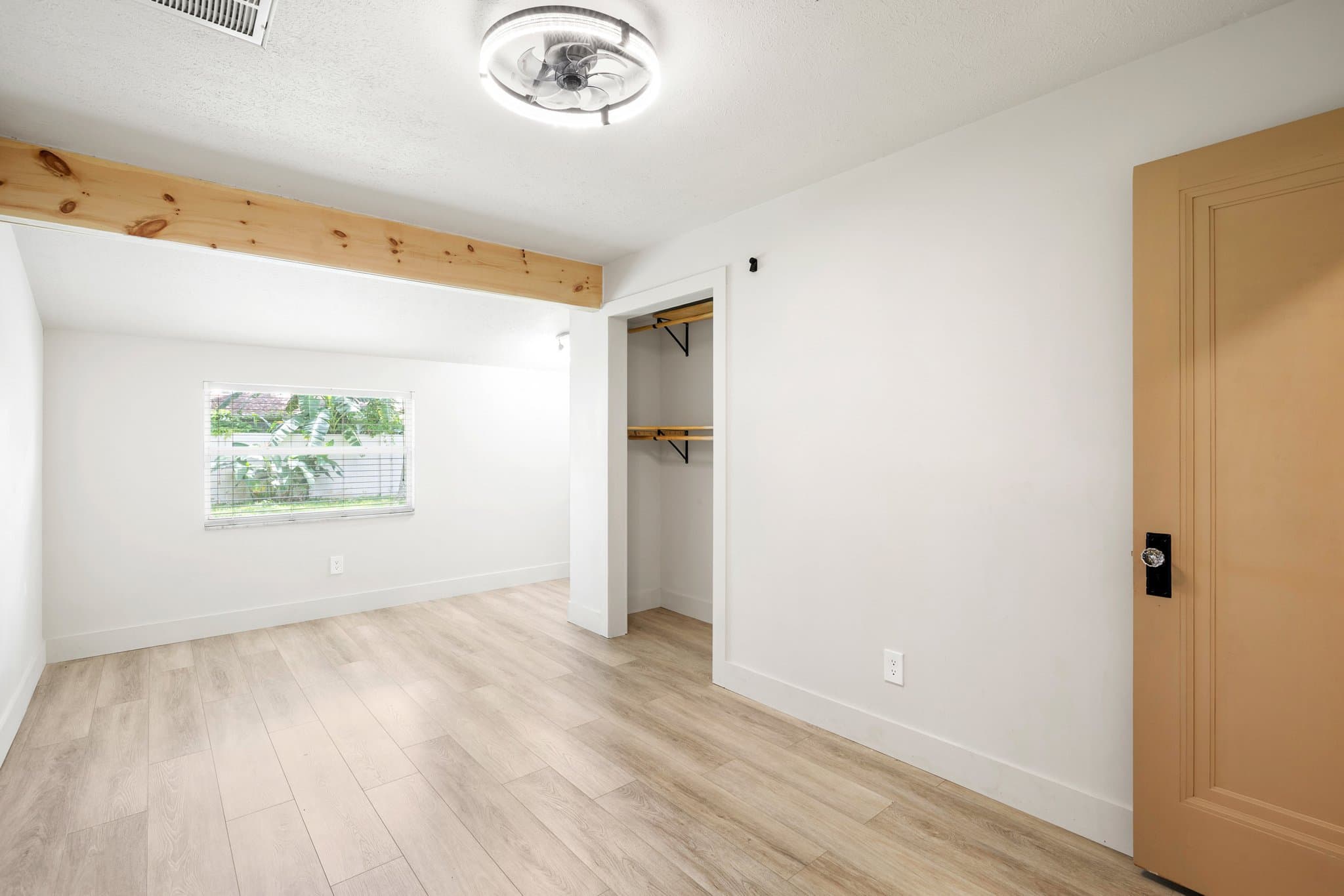 TAMPA House: 8212 SUNNY VALE PL