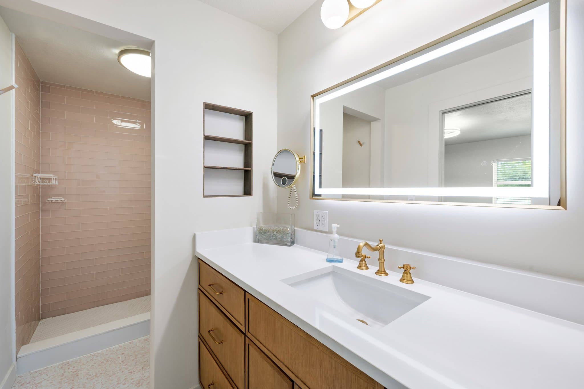 TAMPA House: 8212 SUNNY VALE PL