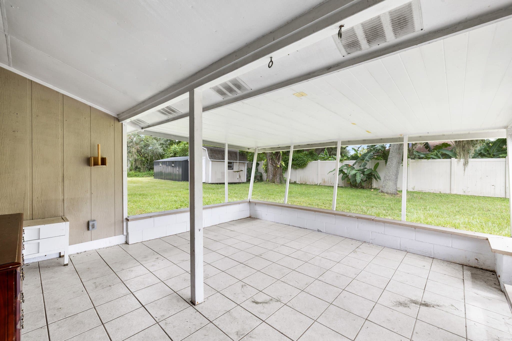 TAMPA House: 8212 SUNNY VALE PL