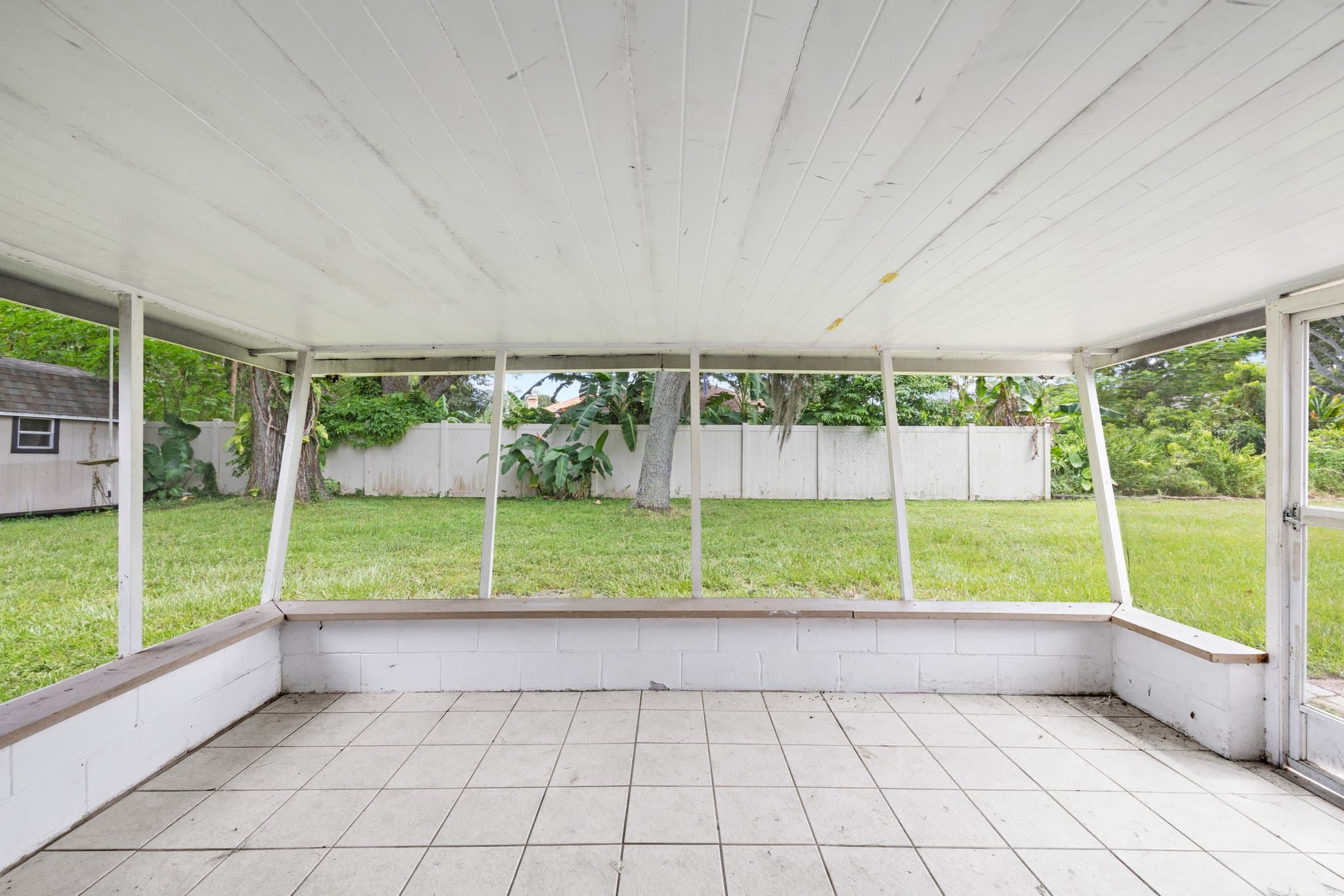 TAMPA House: 8212 SUNNY VALE PL