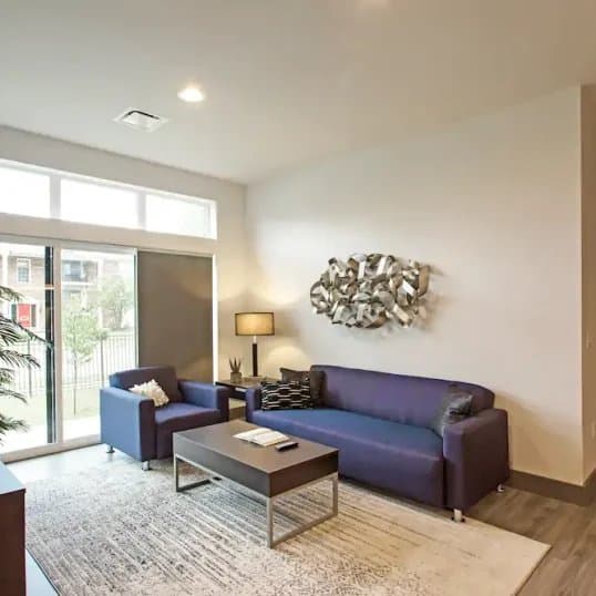Springfield Apartment: 1243 E Cherry Street