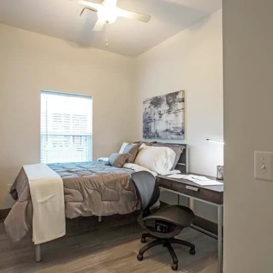 Springfield Apartment: 1243 E Cherry Street