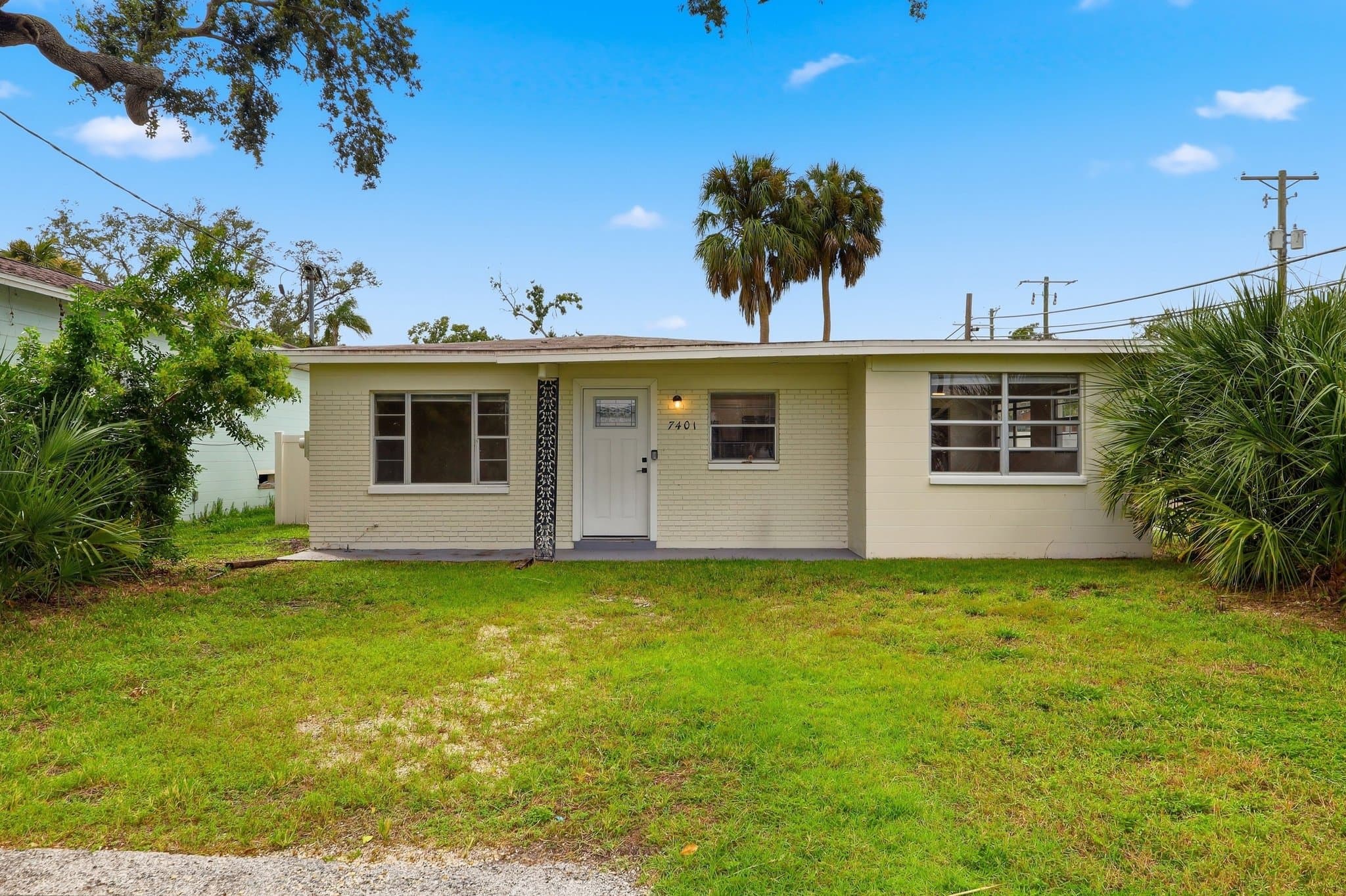 Tampa House: 7401 S Swoope St