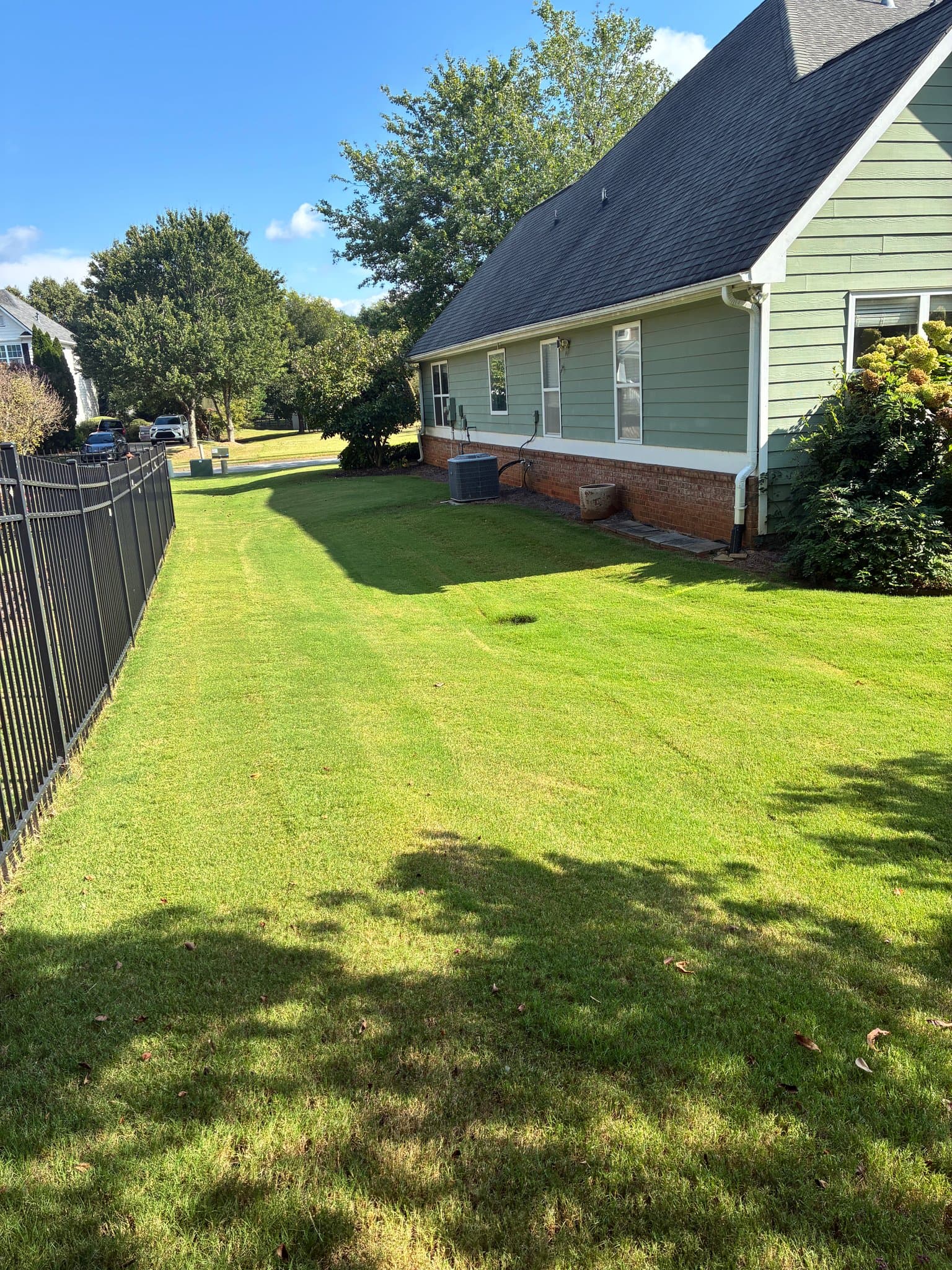 Cumming House: 3205 E Gate Dr