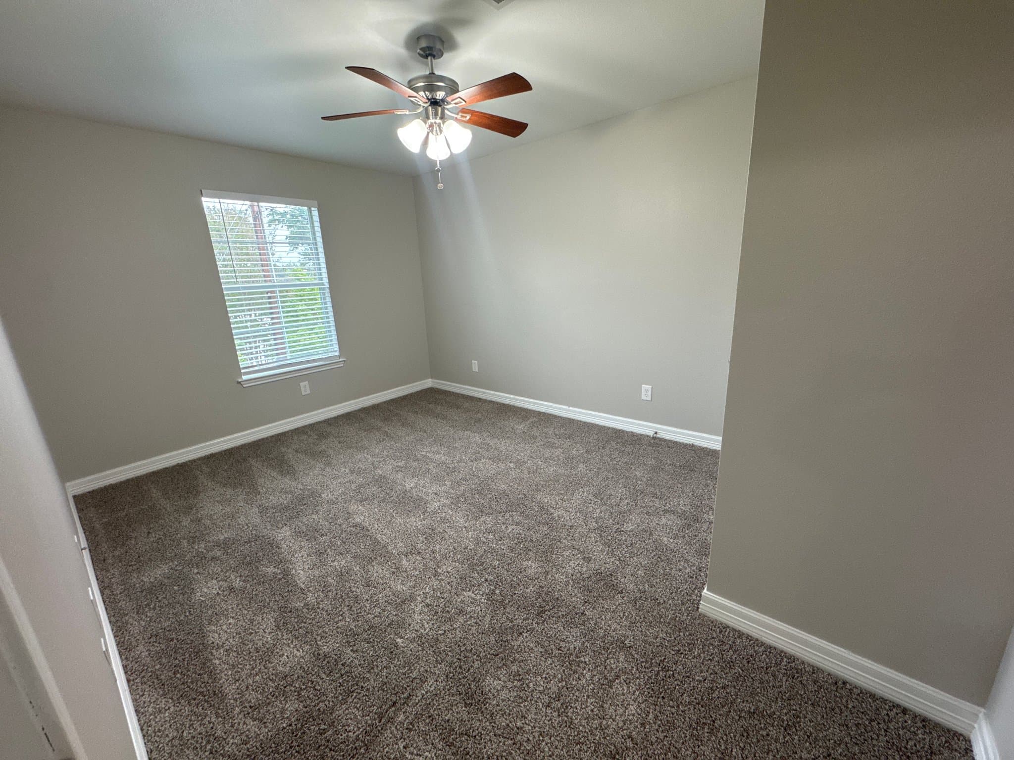 Longview Apartment: 113 Magnolia Lane