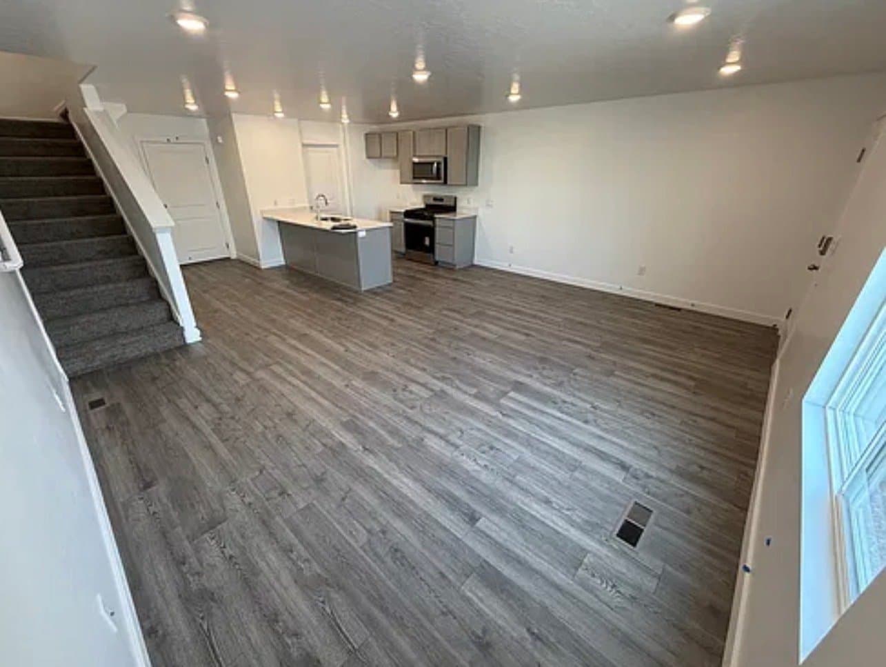 Saratoga Springs Townhome: 57 N Carpenter Ln