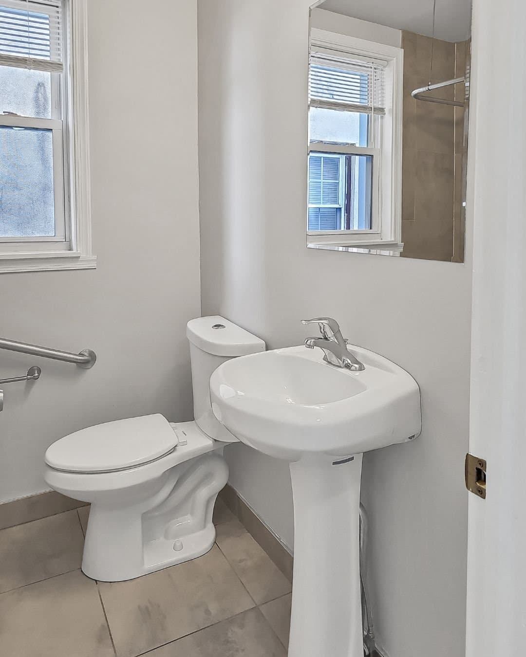 Philadelphia Townhome: 637 N 32nd St