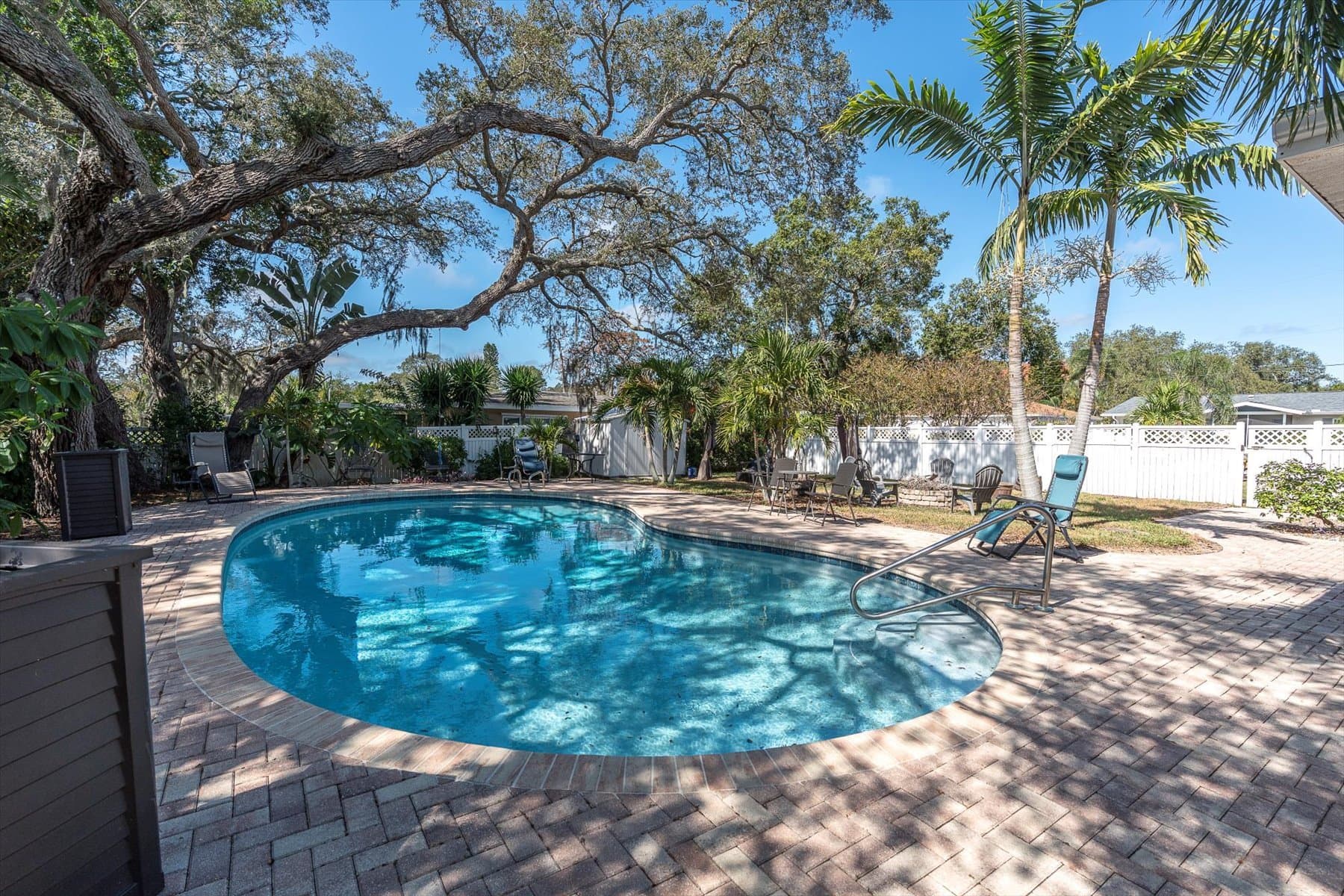 Palm Harbor House: 232 Timberlane Dr