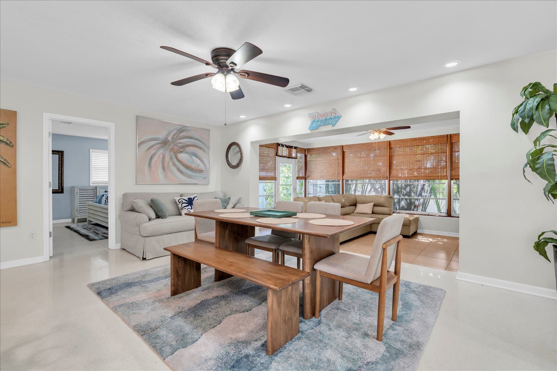 Palm Harbor House: 232 Timberlane Dr