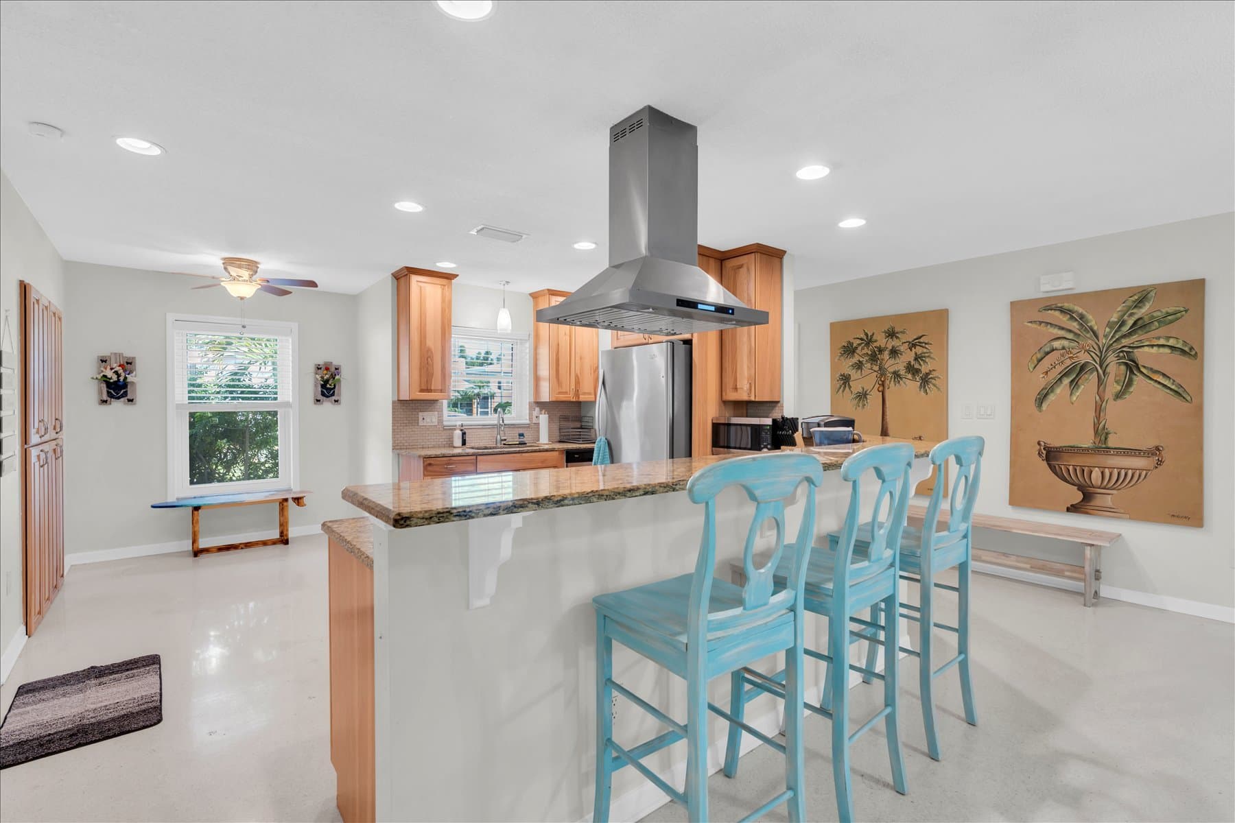 Palm Harbor House: 232 Timberlane Dr