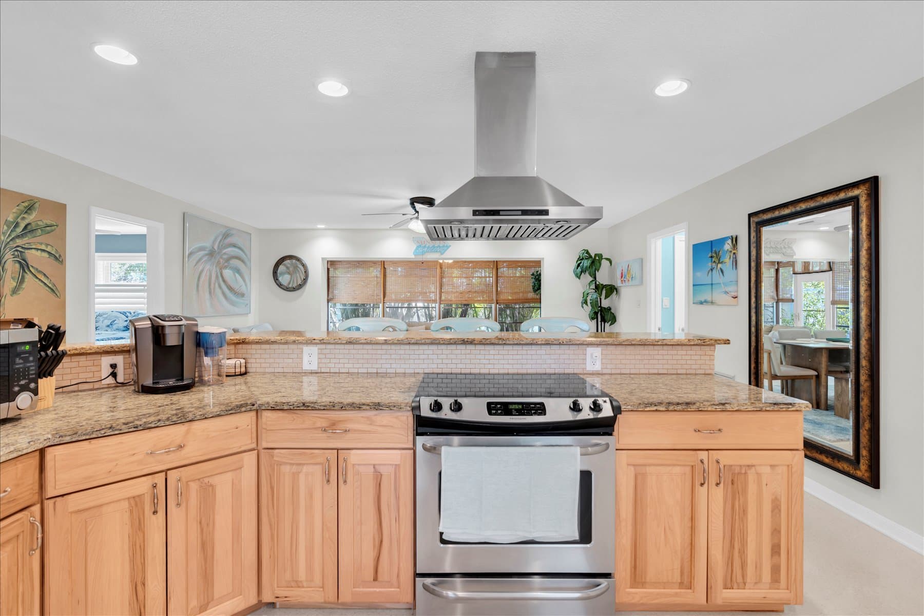 Palm Harbor House: 232 Timberlane Dr