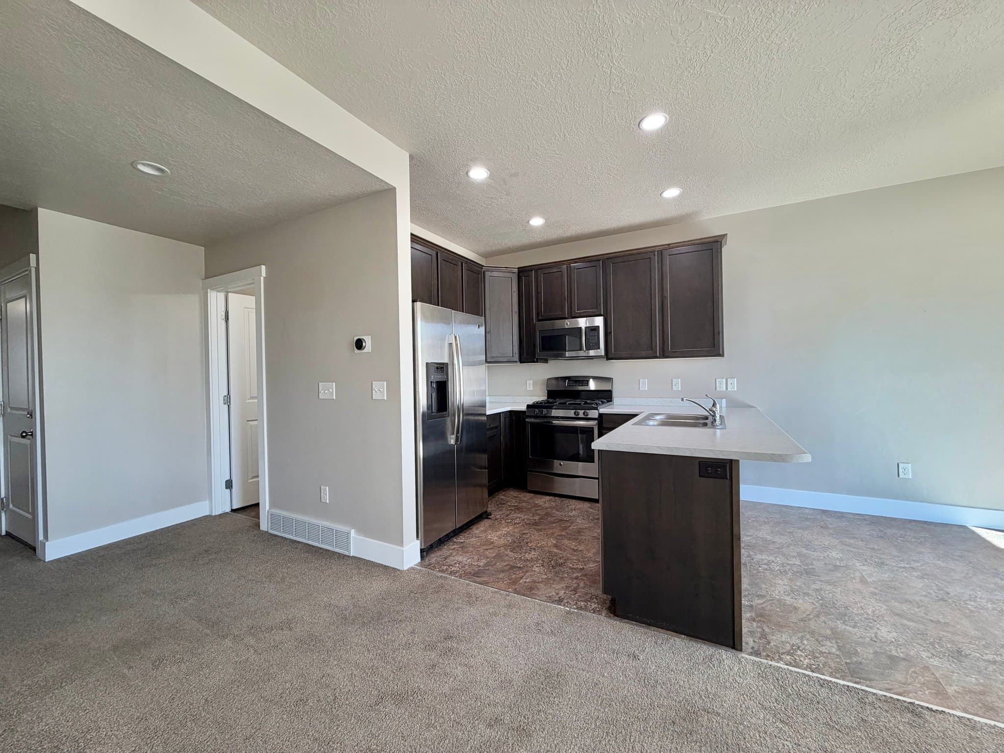 Lehi Townhome: 3179 W Priarie Grass Dr