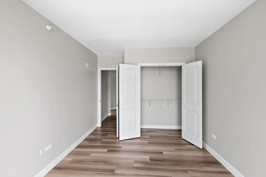 Chicago Condo: 210 W Erie St