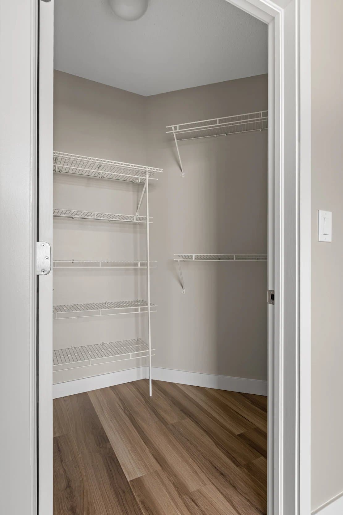Chicago Condo: 210 W Erie St