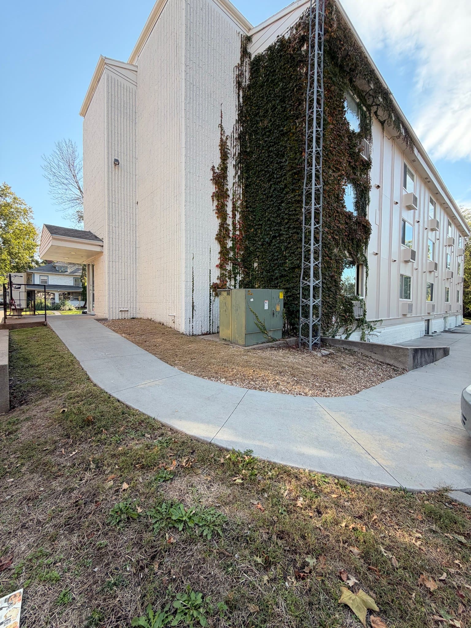 Lincoln Apartment: 1810 E St