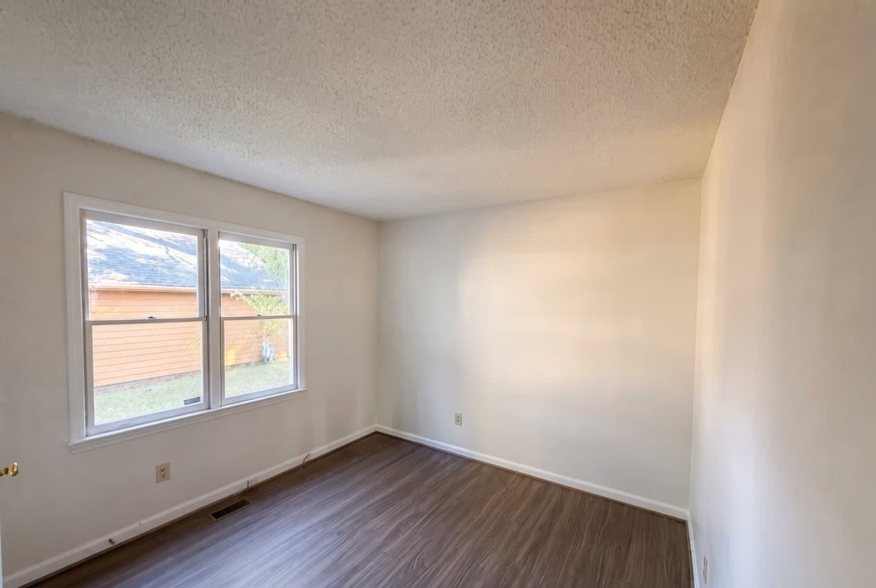 Raleigh House: 3128 Verdugo Dr