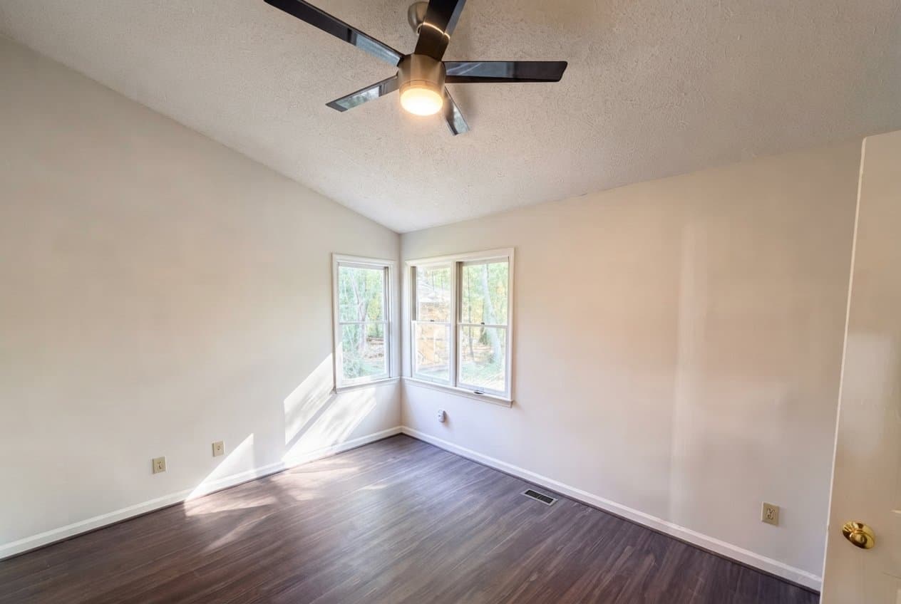 Raleigh House: 3128 Verdugo Dr