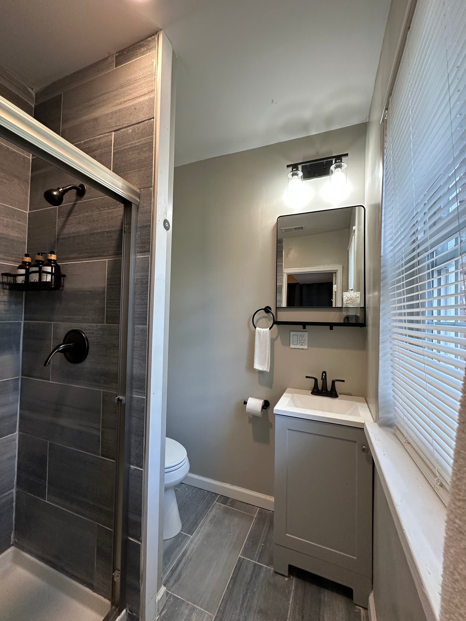 Pittsburgh House: 528 Junilla Street