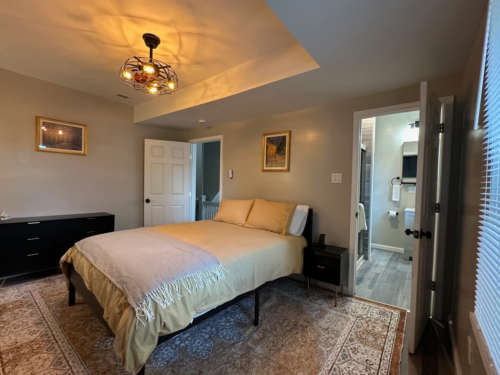 Pittsburgh House: 528 Junilla Street