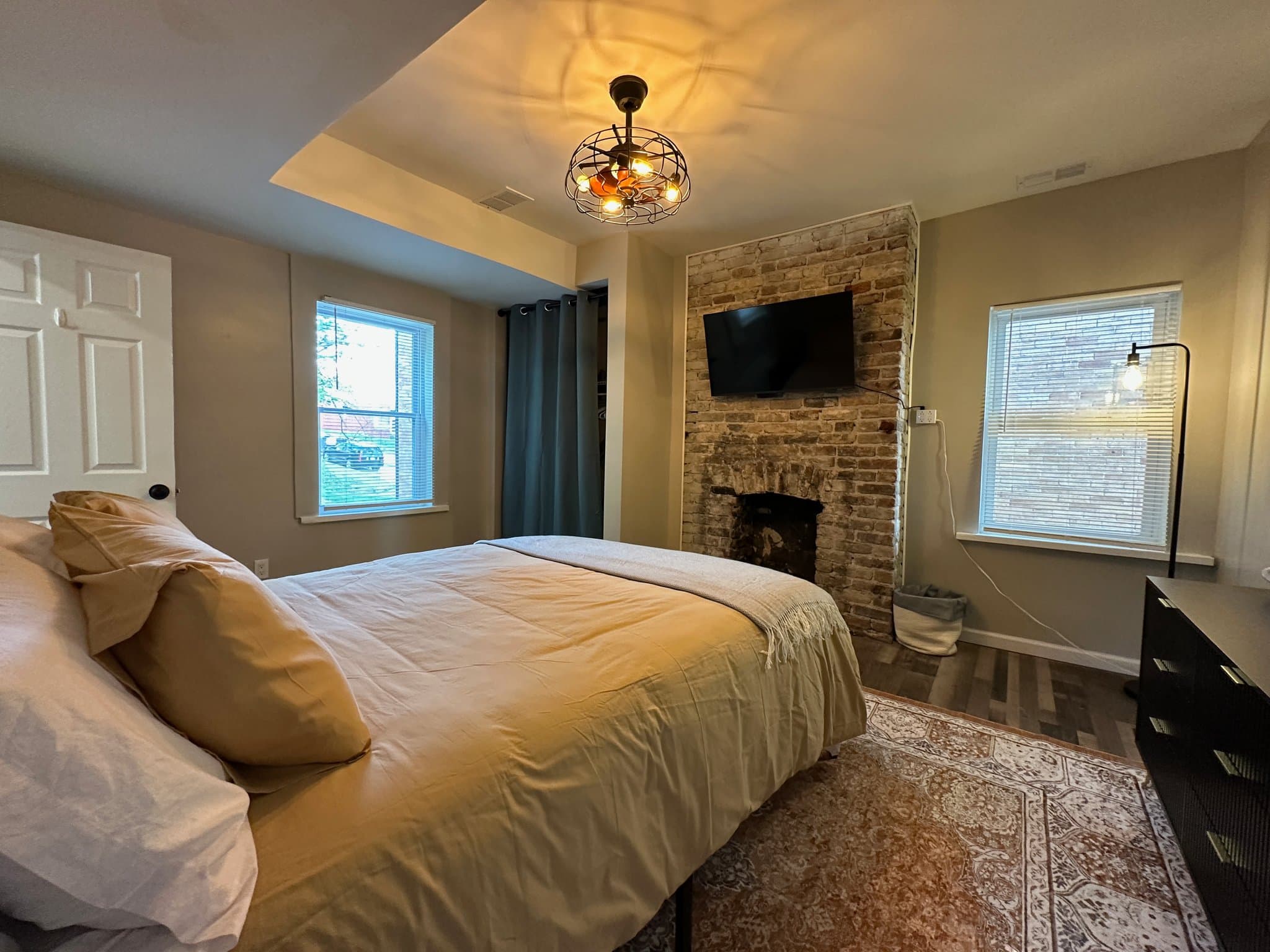 Pittsburgh House: 528 Junilla Street