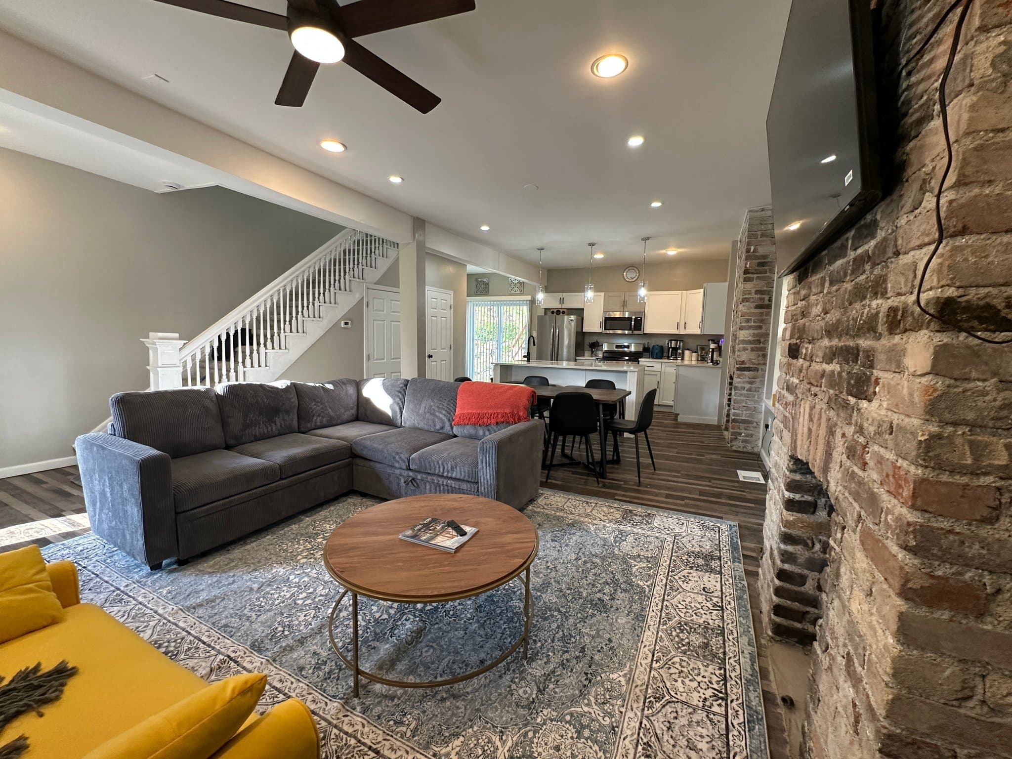 Pittsburgh House: 528 Junilla Street