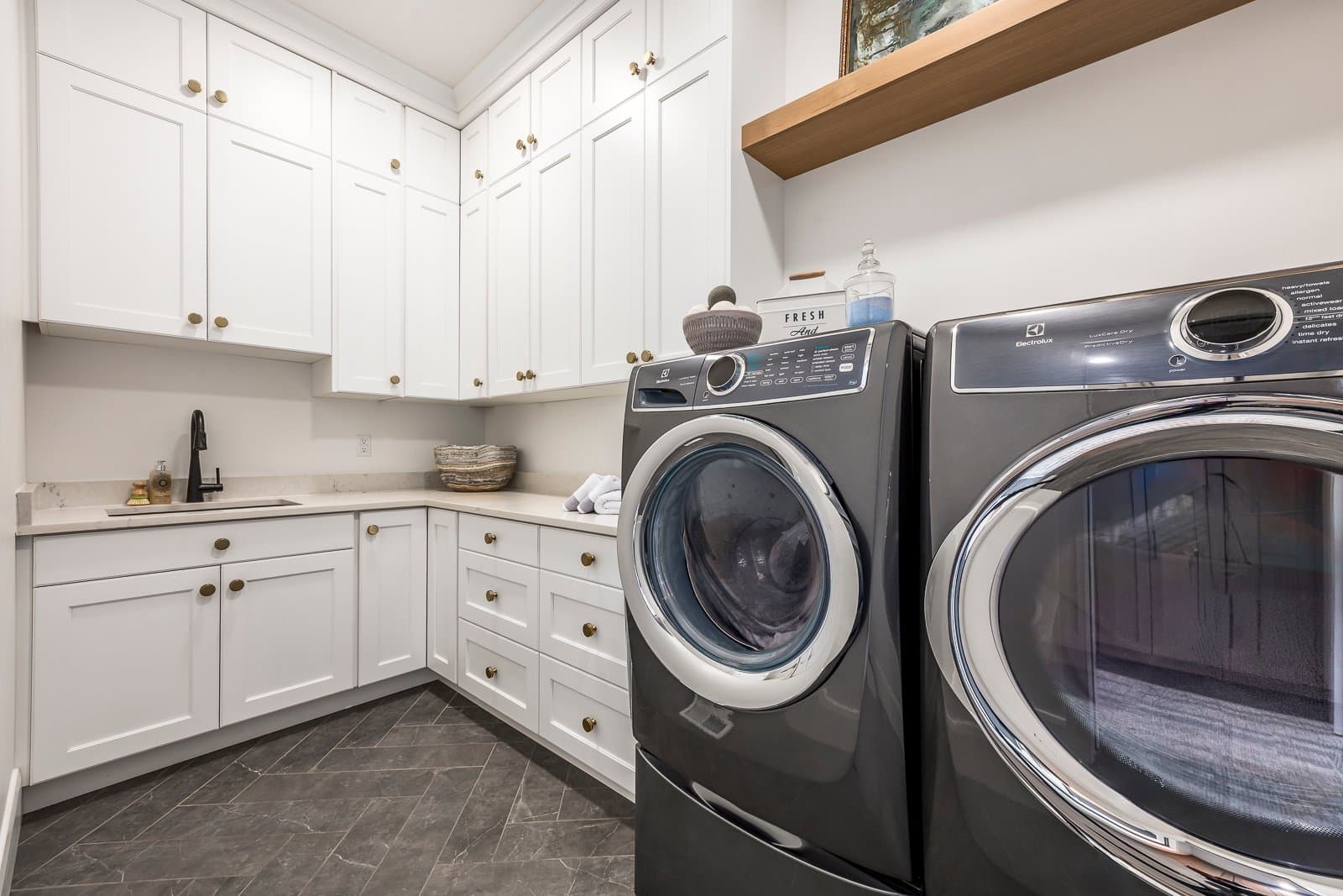 Highland House: 9825 N Willowbank Dr