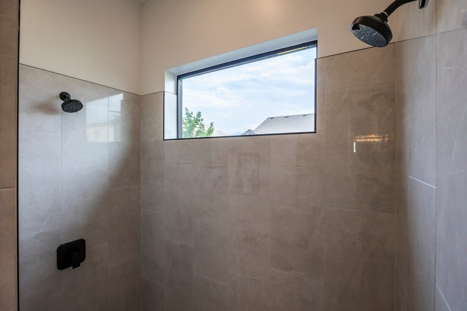 Highland House: 9825 N Willowbank Dr