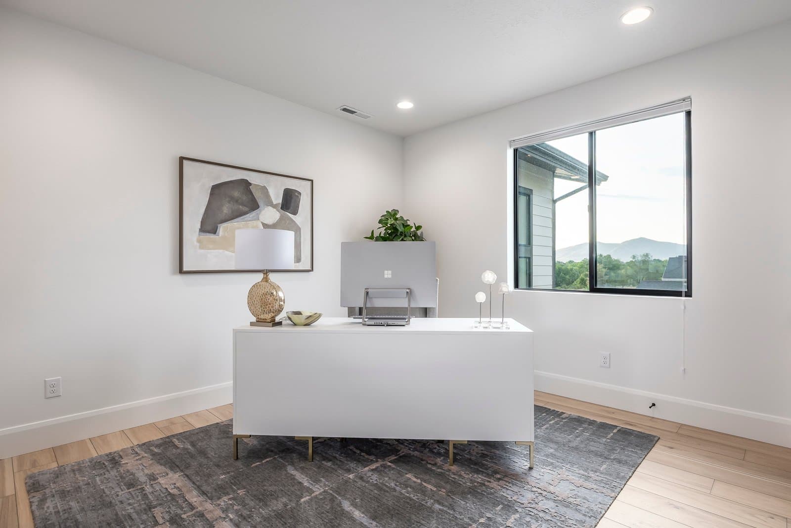 Highland House: 9825 N Willowbank Dr