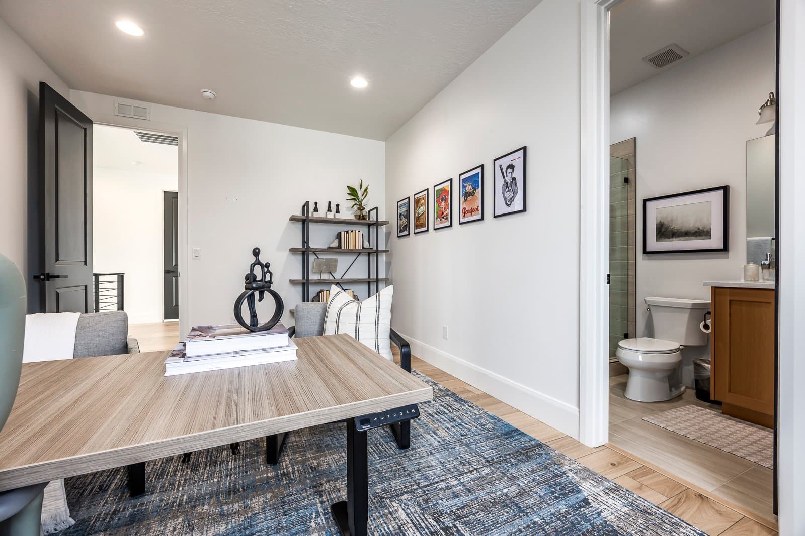 Highland House: 9825 N Willowbank Dr