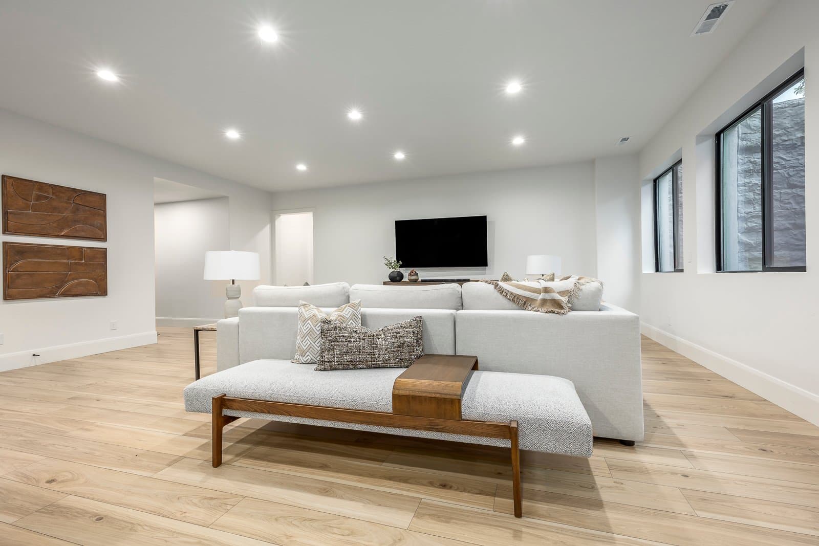 Highland House: 9825 N Willowbank Dr