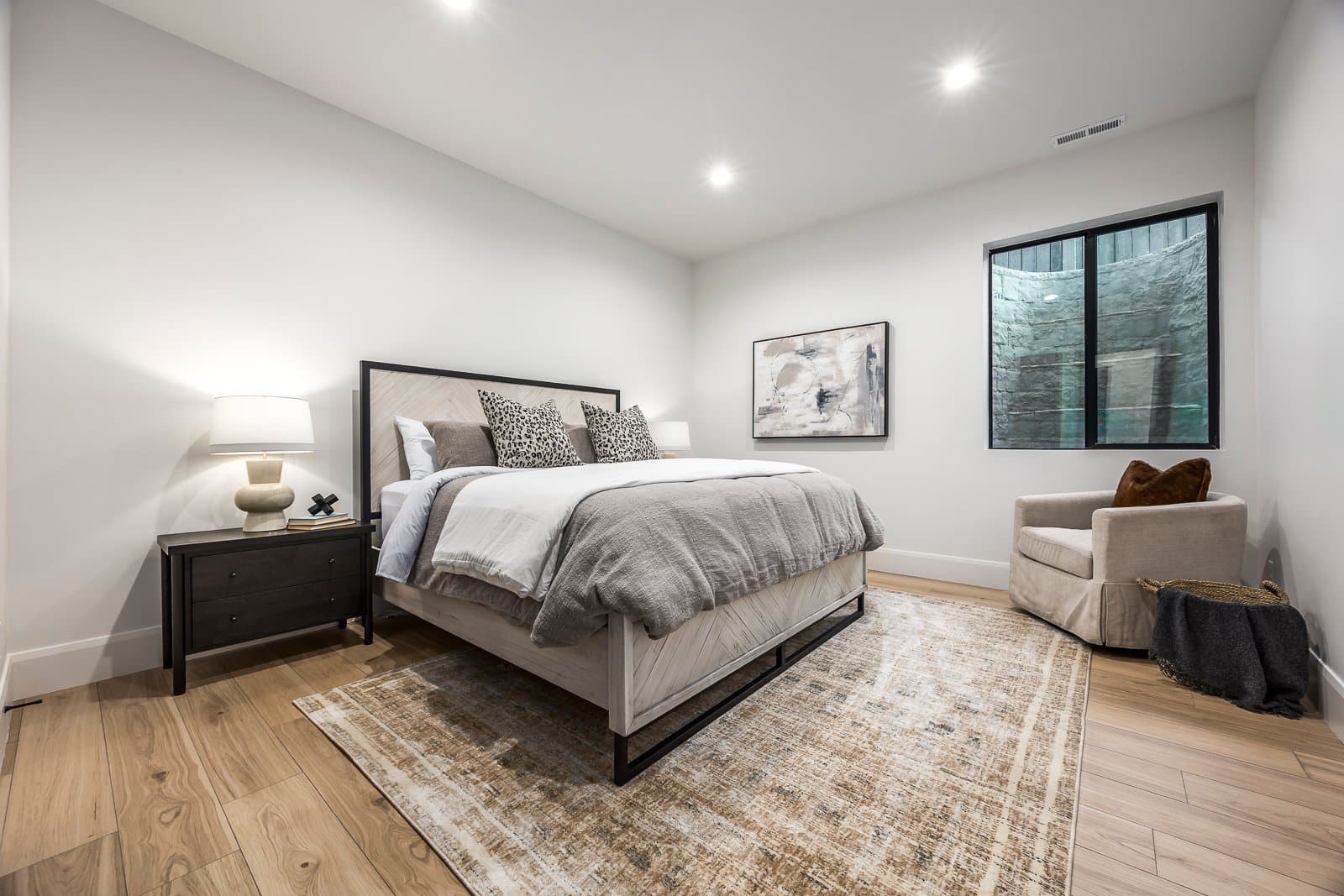 Highland House: 9825 N Willowbank Dr
