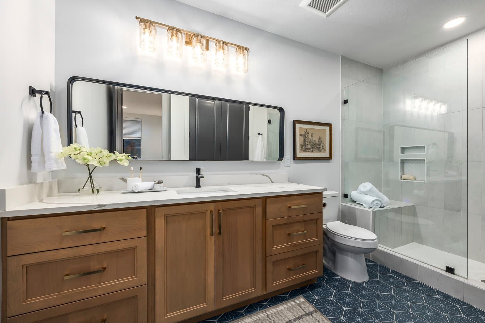 Highland House: 9825 N Willowbank Dr