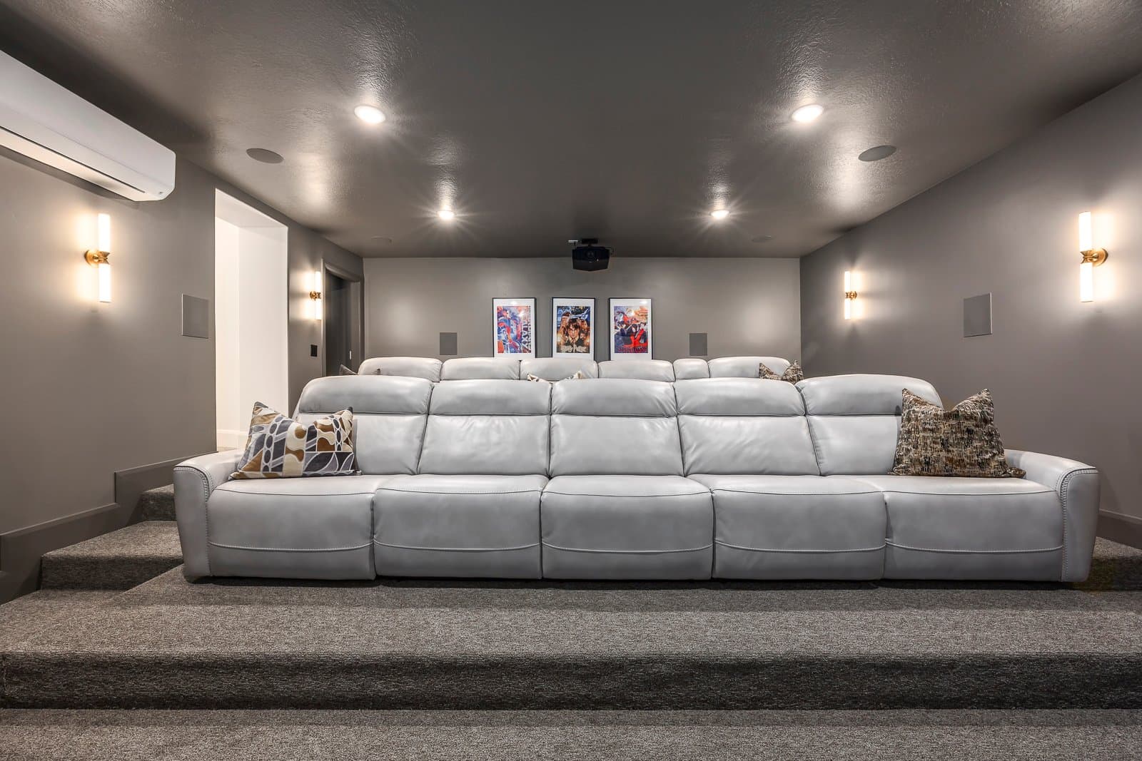 Highland House: 9825 N Willowbank Dr