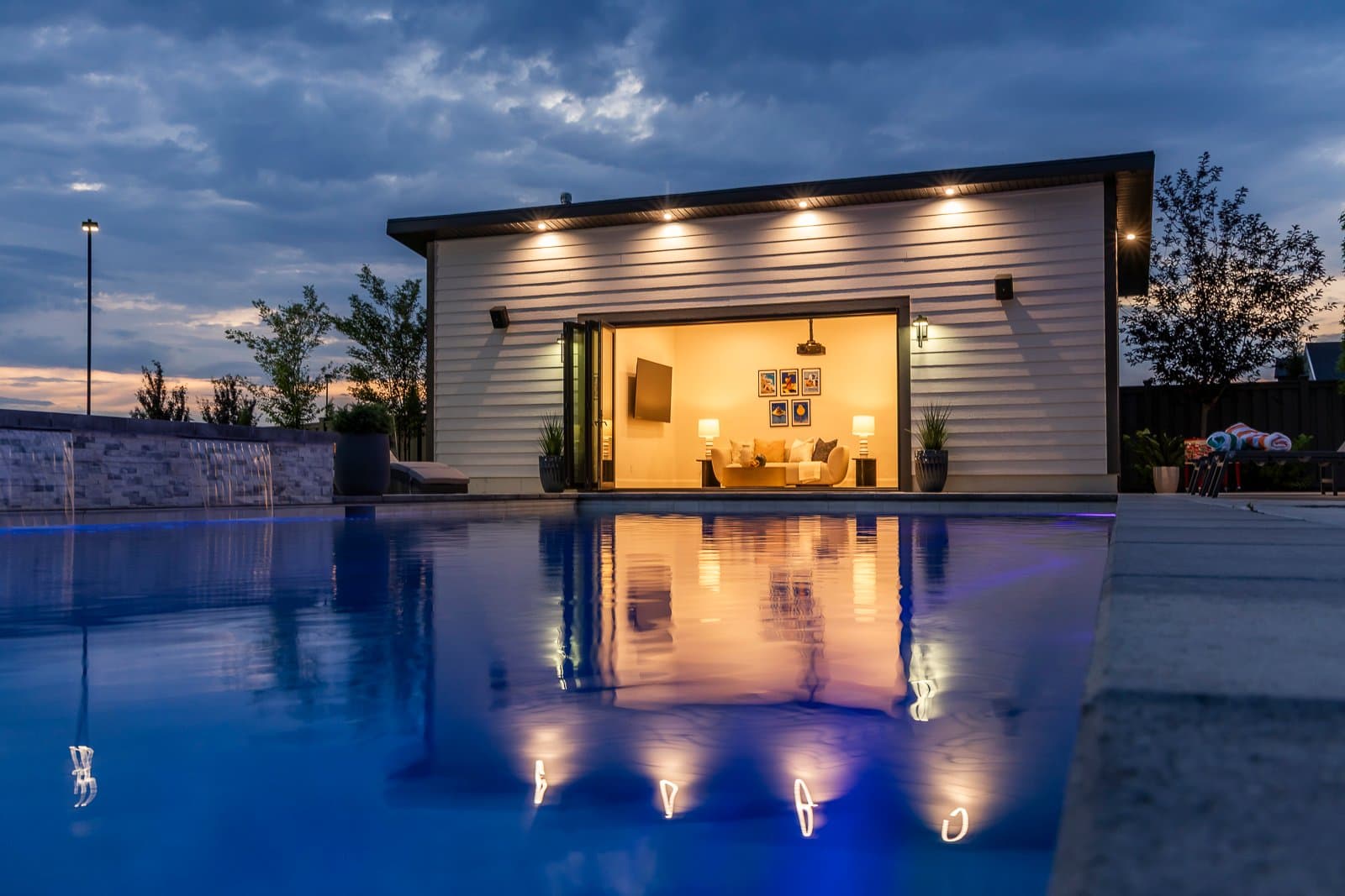 Highland House: 9825 N Willowbank Dr