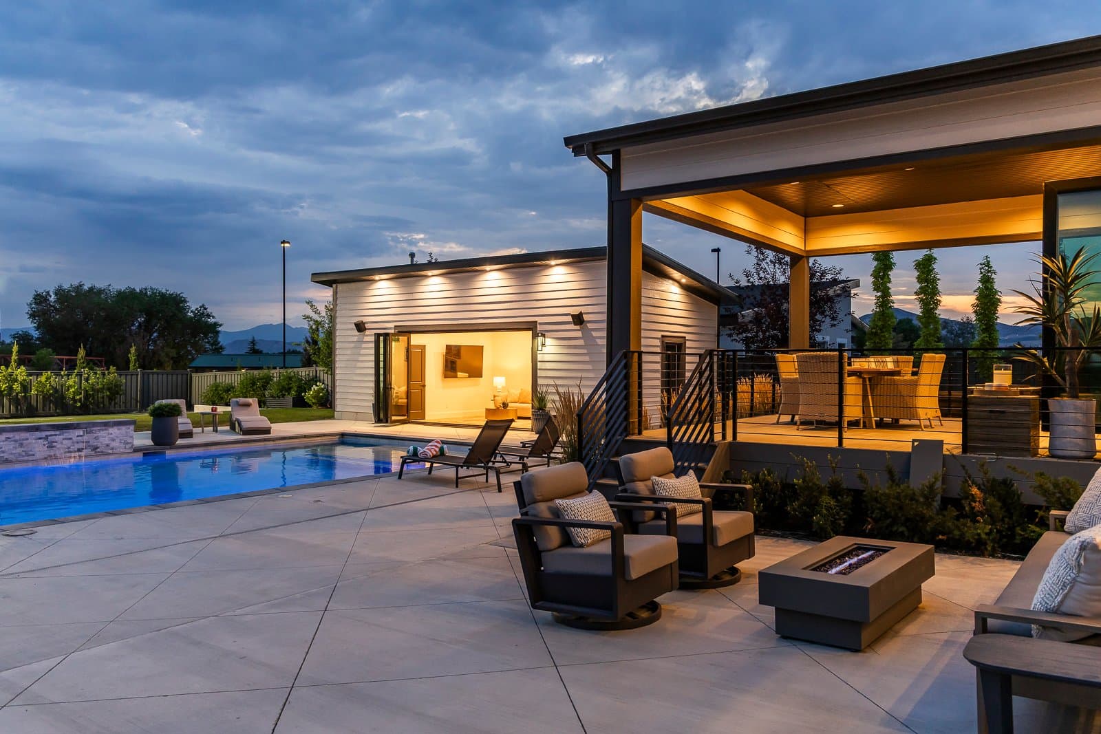 Highland House: 9825 N Willowbank Dr
