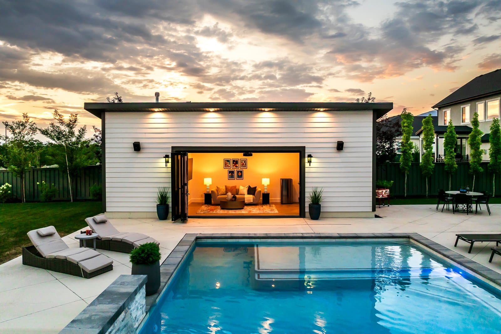 Highland House: 9825 N Willowbank Dr