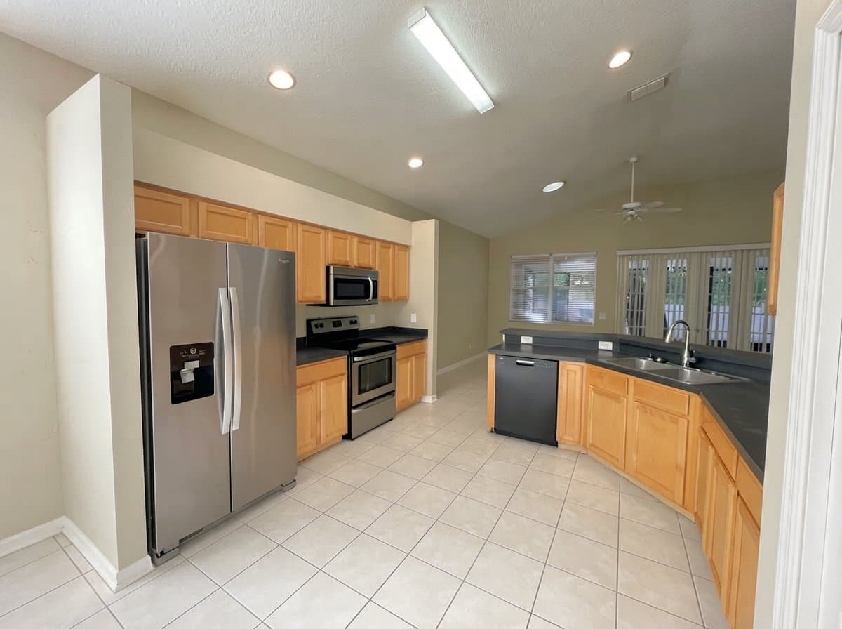 Tampa Multiplex: 9127 cliff lake ln