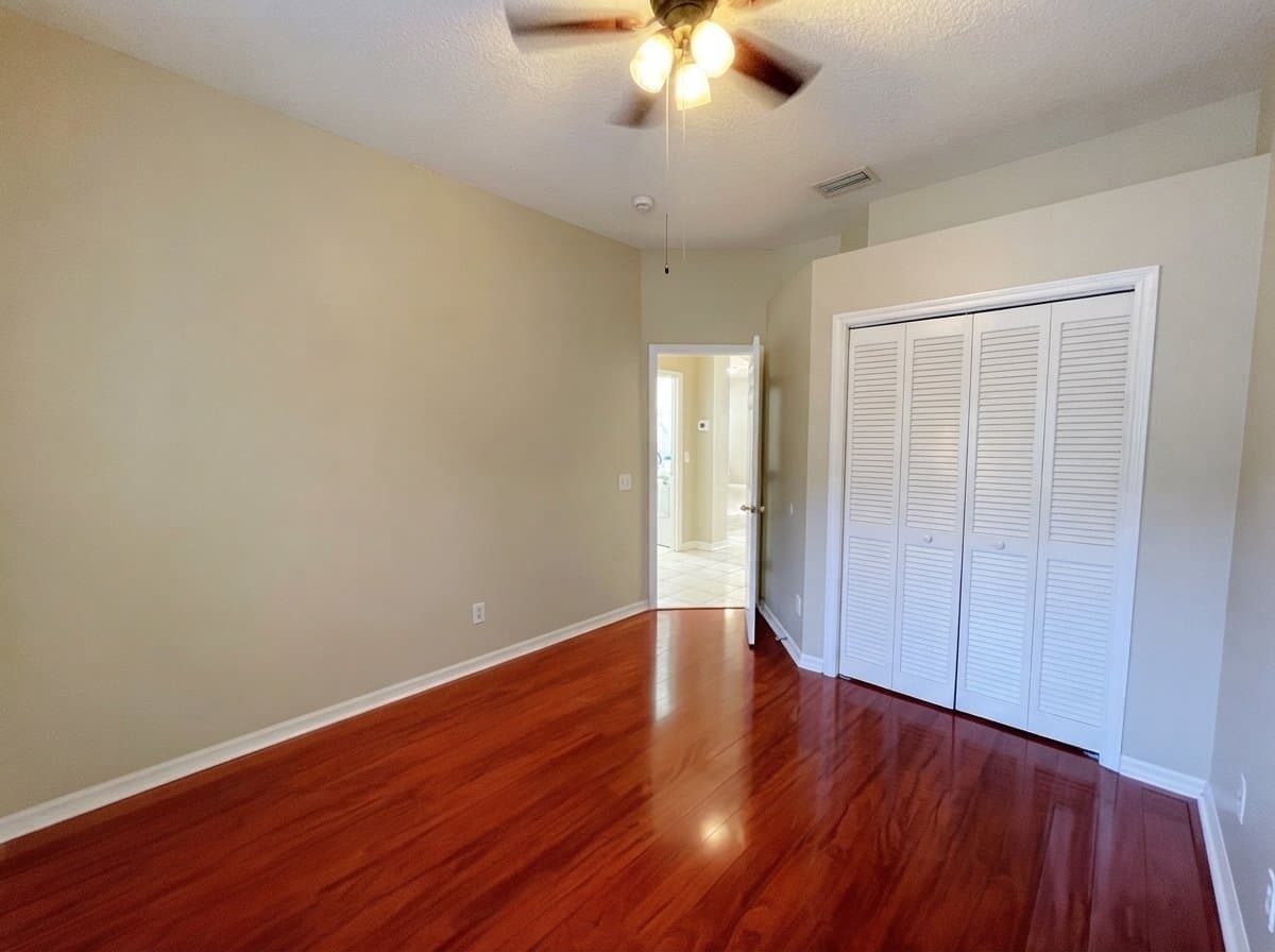 Tampa Multiplex: 9127 cliff lake ln